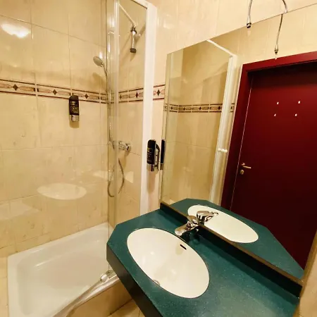 Doppelzimmer Tafel, Direkt Am Alten Strom Διαμέρισμα Ρόστοκ